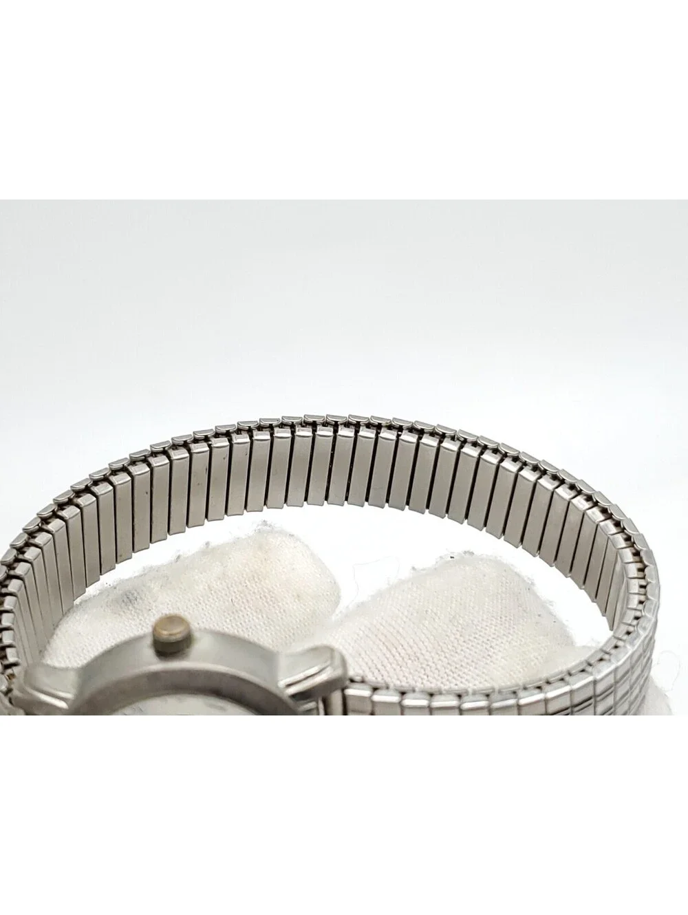 Waltham Quartz Womens Watch New Battery Silver Tone Expandable Band 24mm